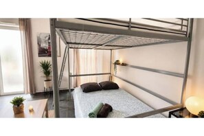 Unclassified image, 3 of 16, button - Vrbo Property (Nîmes)