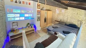 Room - Vrbo Property (Nîmes)