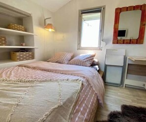 Unclassified image, 2 of 14, button - Vrbo Property (Nîmes)