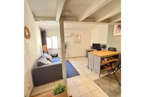 Unclassified image, 5 of 20, button - Vrbo Property (Nîmes)
