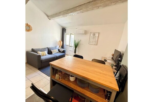 Unclassified image, 1 of 20, button - Vrbo Property (Nîmes)