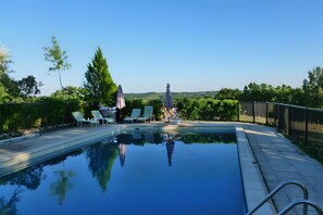 Unclassified image, 2 of 26, button - Pechingorp Guest Room - Tilleul - Shared Pool, Terrace, and Wi-Fi (Le Verdier)