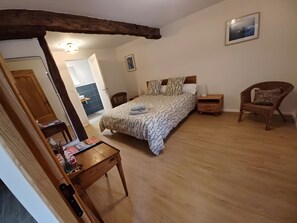 Unclassified image, 4 of 26, button - Pechingorp Guest Room - Tilleul - Shared Pool, Terrace, and Wi-Fi (Le Verdier)