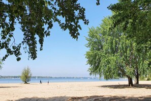 Beach - Luxury Waterfront Safari Lodge (Almere)