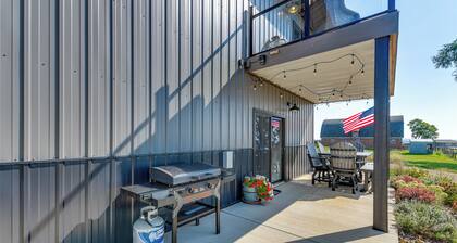 River Views & Rural Charm: Springfield Retreat