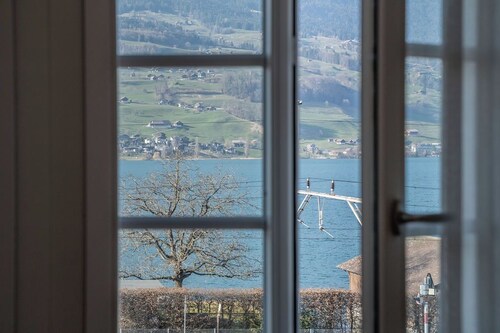 Delightful 6-bedroom Boutique Guesthouse on Lake Sarnen