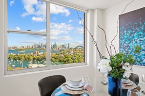 Dining - Penthouse Near Taronga Zoo w/ Iconic Harbour Views (Mosman)