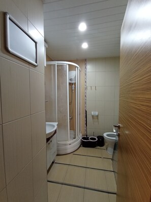 Rumah, Beberapa Tempat Tidur, balkon, pemandangan gunung | Kamar mandi