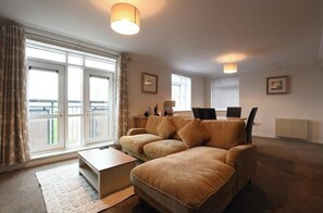 Living area - Lavish Old Town 2 Bed Apartment (Kingston upon Hull)