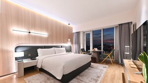 In-room safe, iron/ironing board - BEIJING GOOHUG HOTEL (Beijing)