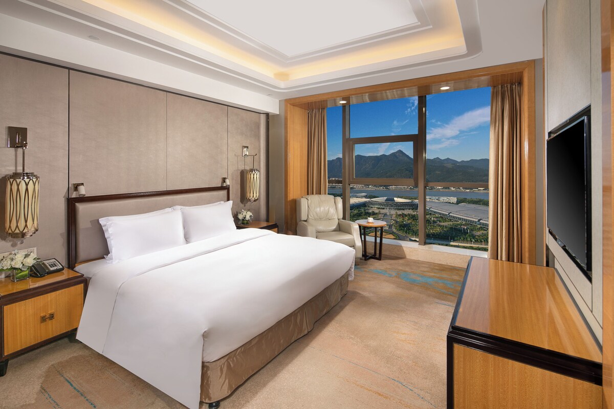 In-room safe, desk, laptop workspace, blackout curtains