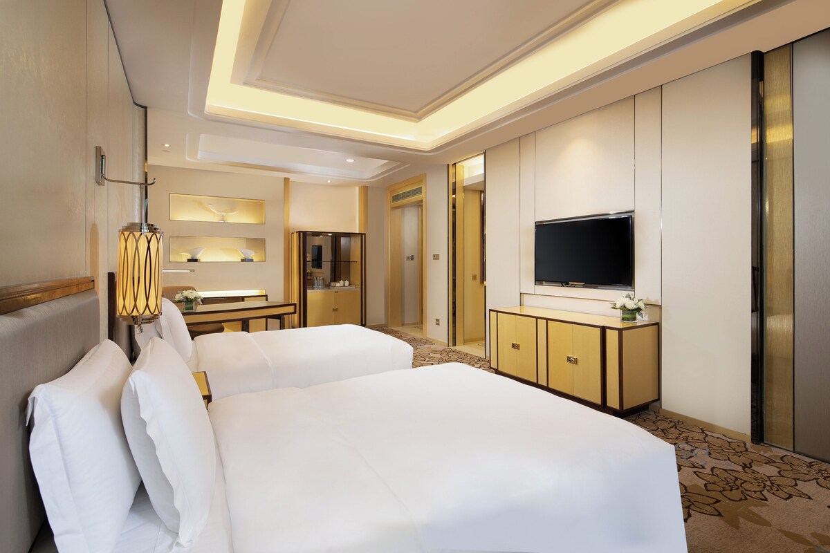 In-room safe, desk, laptop workspace, blackout curtains