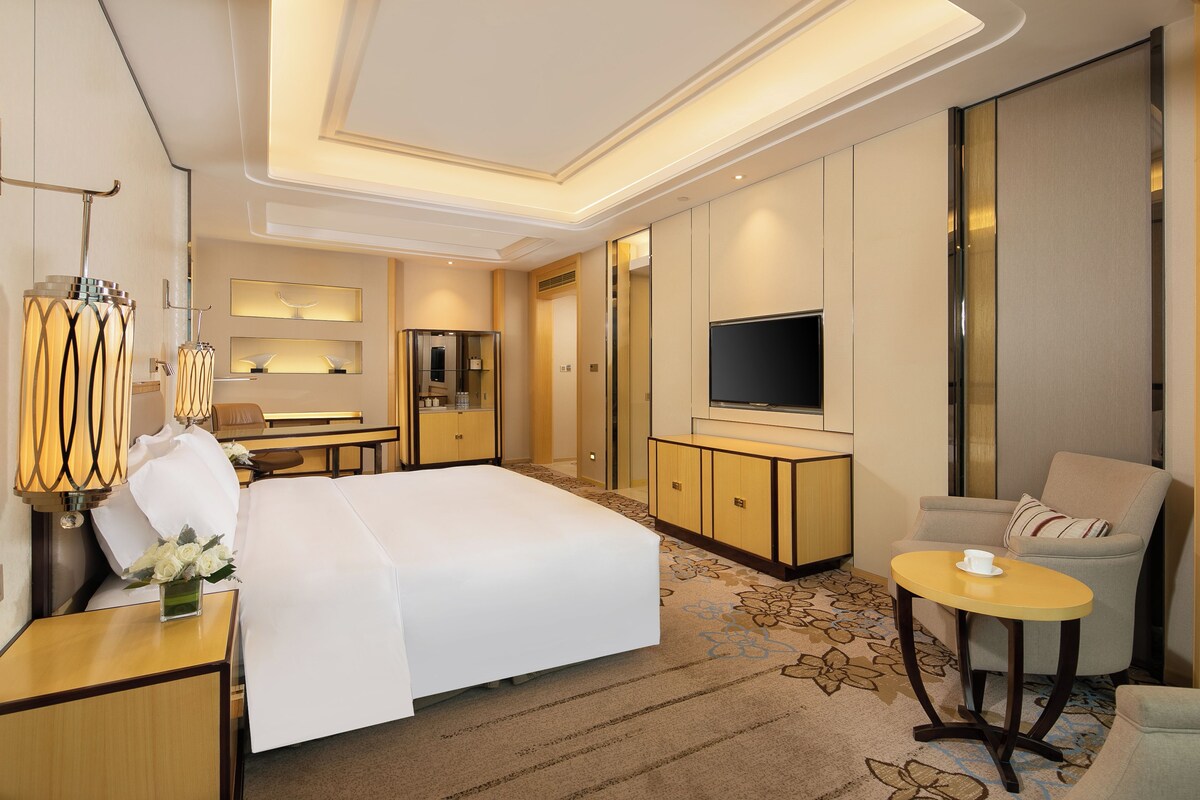 In-room safe, desk, laptop workspace, blackout curtains