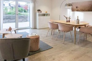 Dining - Holiday apartment with 2 bedrooms (Tutzing)