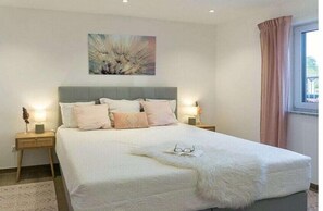 Room - Holiday apartment with 2 bedrooms (Tutzing)