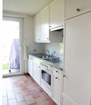 Unclassified image, 4 of 27, button - Casa dell' Orso || Morcote (Morcote)
