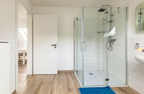 Bathroom - Vrbo Property (Tecklenburg)