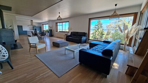 Exceptional Villa with Pool and Spa for up to 14 People