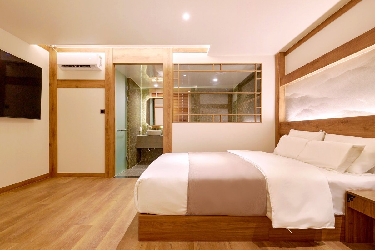 Premier Wellness Double Room | Premium bedding, blackout drapes, soundproofing, WiFi (free)