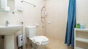 Bathroom - BGC High St 2BR Manila Golf View - Pool - Gym Use (Makati City)