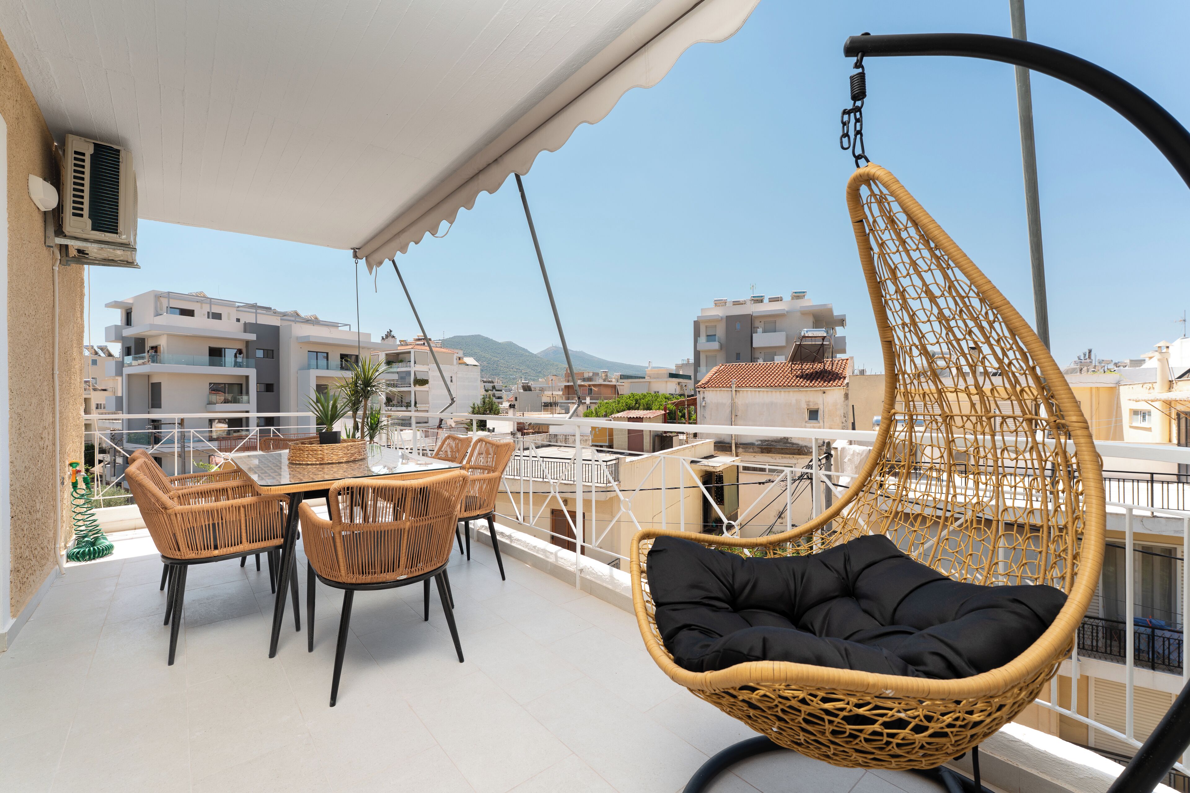 Luxury Apartment, Non Smoking, Private Bathroom | Outdoor dining