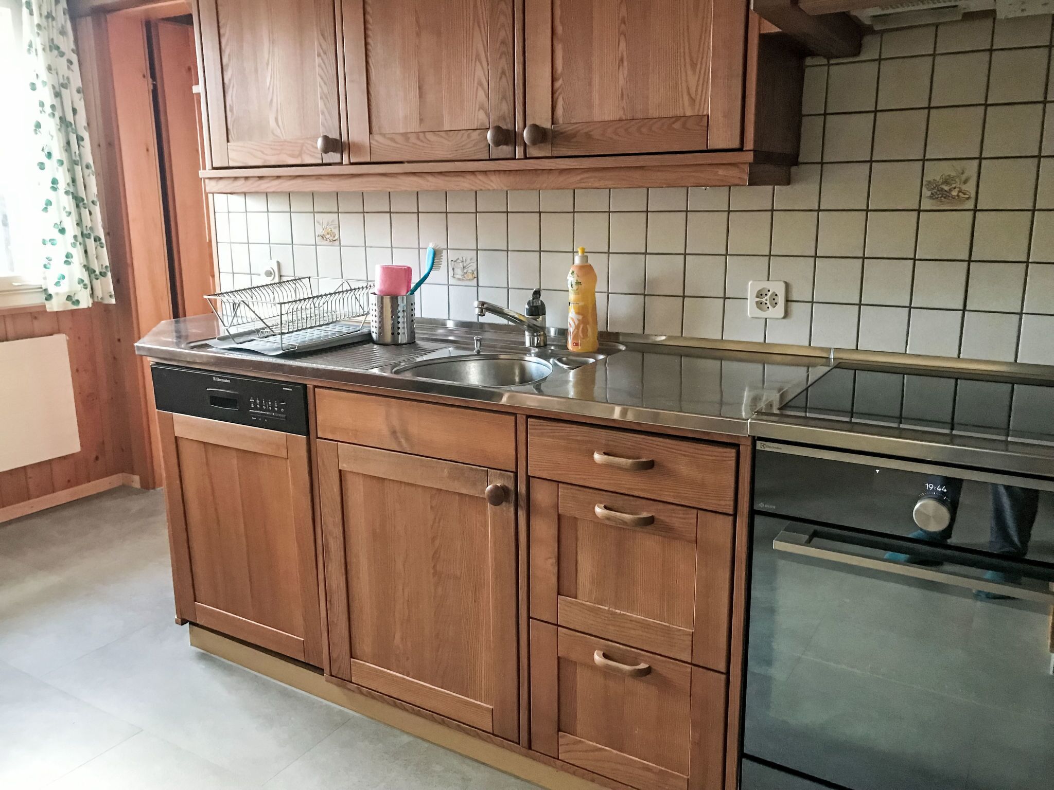 Refrigerador, microondas, horno, lavavajillas