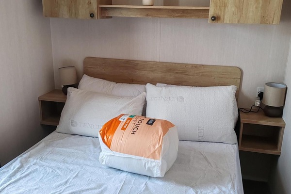 3 bedrooms, WiFi (free), bed sheets