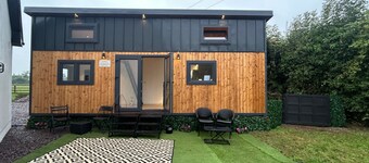 Cabin Sleeps 6 With Parking