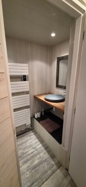 Bathroom - Vrbo Property (Boutx)