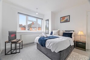 Unclassified image, 3 of 53, button - 4-Bed House | Leicester | Driveway Parking (Leicester)