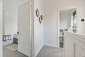 Unclassified image, 5 of 53, button - 4-Bed House | Leicester | Driveway Parking (Leicester)