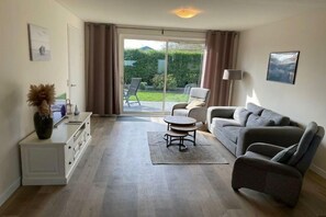 Living area - Quietly located in the village (Bruinisse)
