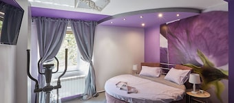 Designer 2BD, City Center, Own Terrace, Own Entrance
