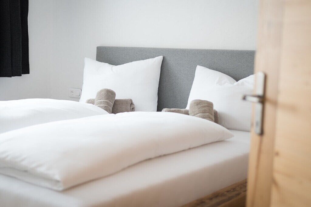 WiFi (free), bed sheets