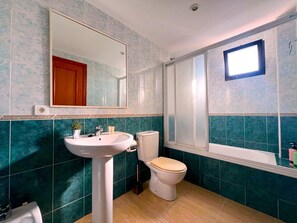 Bathroom - Vrbo Property (Daimús)