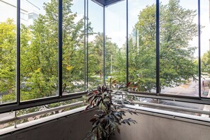 Superior-Apartment, Stadtblick | Blick vom Balkon
