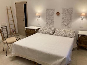 Deluxe Triple Room, Patio, Garden View | Wi-fi percuma 