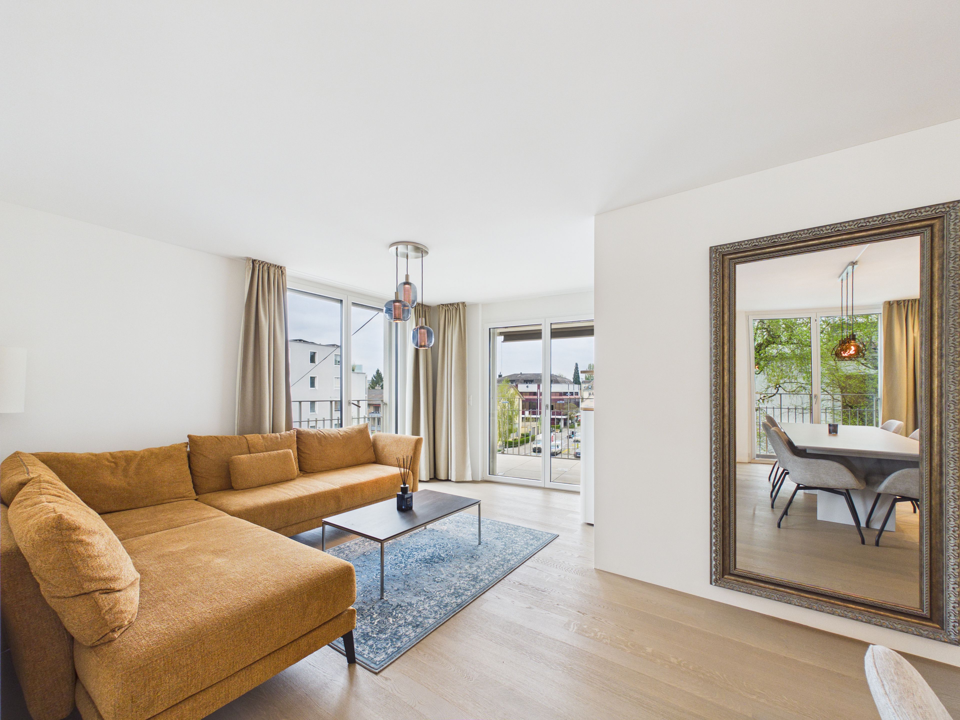 Apartamento, 2 quartos, acessível, sacada | Sala de estar | Livros
