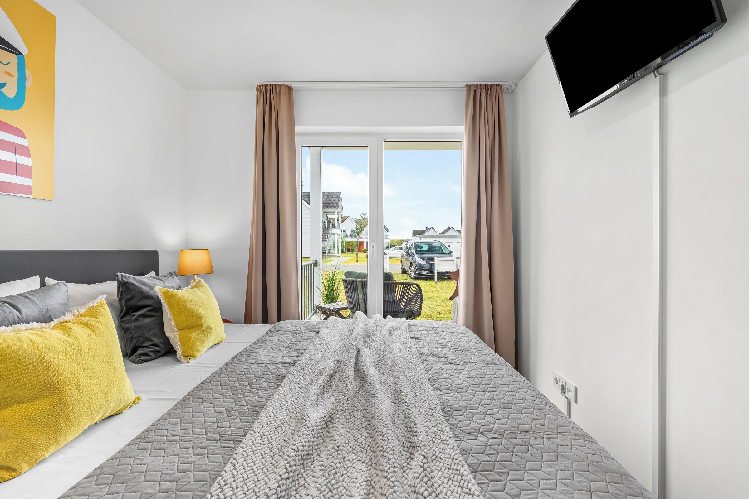 Iron/ironing board, travel crib, WiFi (free)
