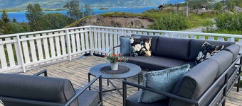 Senja Aurora & Midnight Sun Lodge