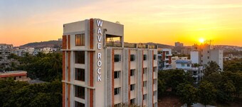 HOTEL WAVEROCK