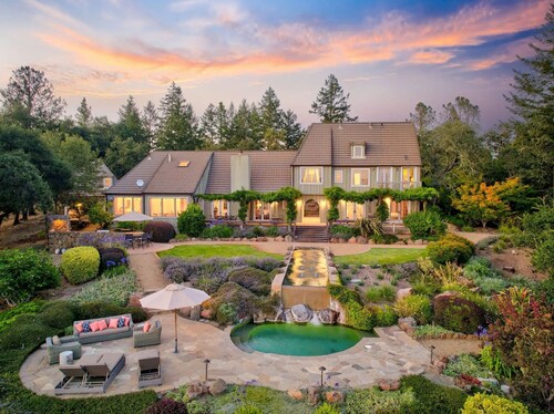 Private Howell Mountain Estate with Panoramic Napa Valley Views