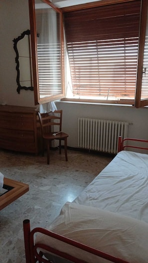 Room - Vrbo Property (Grottammare)
