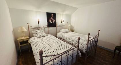 Bed and Breakfast 'Chambre Troubadour' with Wi-Fi