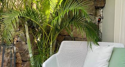 The Coconut | Cozy 1-Bedroom Apartment in the Hills of Saint Jean