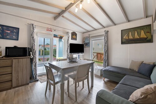 Chalet 'Hetanne  116' with Shared Pool, Private Terrace and Wi-Fi