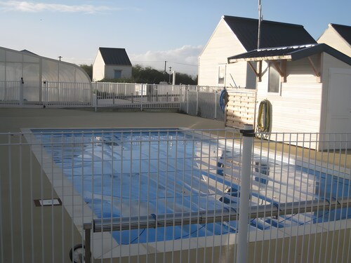 Chalet 'Hetanne  116' with Shared Pool, Private Terrace and Wi-Fi