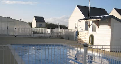 Chalet 'Hetanne 116' with Shared Pool, Private Terrace and Wi-Fi