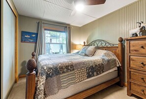 Room - New! 2 home property on Lake Martin, sleeps 12! (Dadeville)