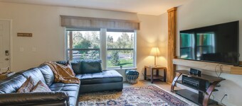 1 Mi to Dtwn Driggs! Secluded Escape w/ Yard